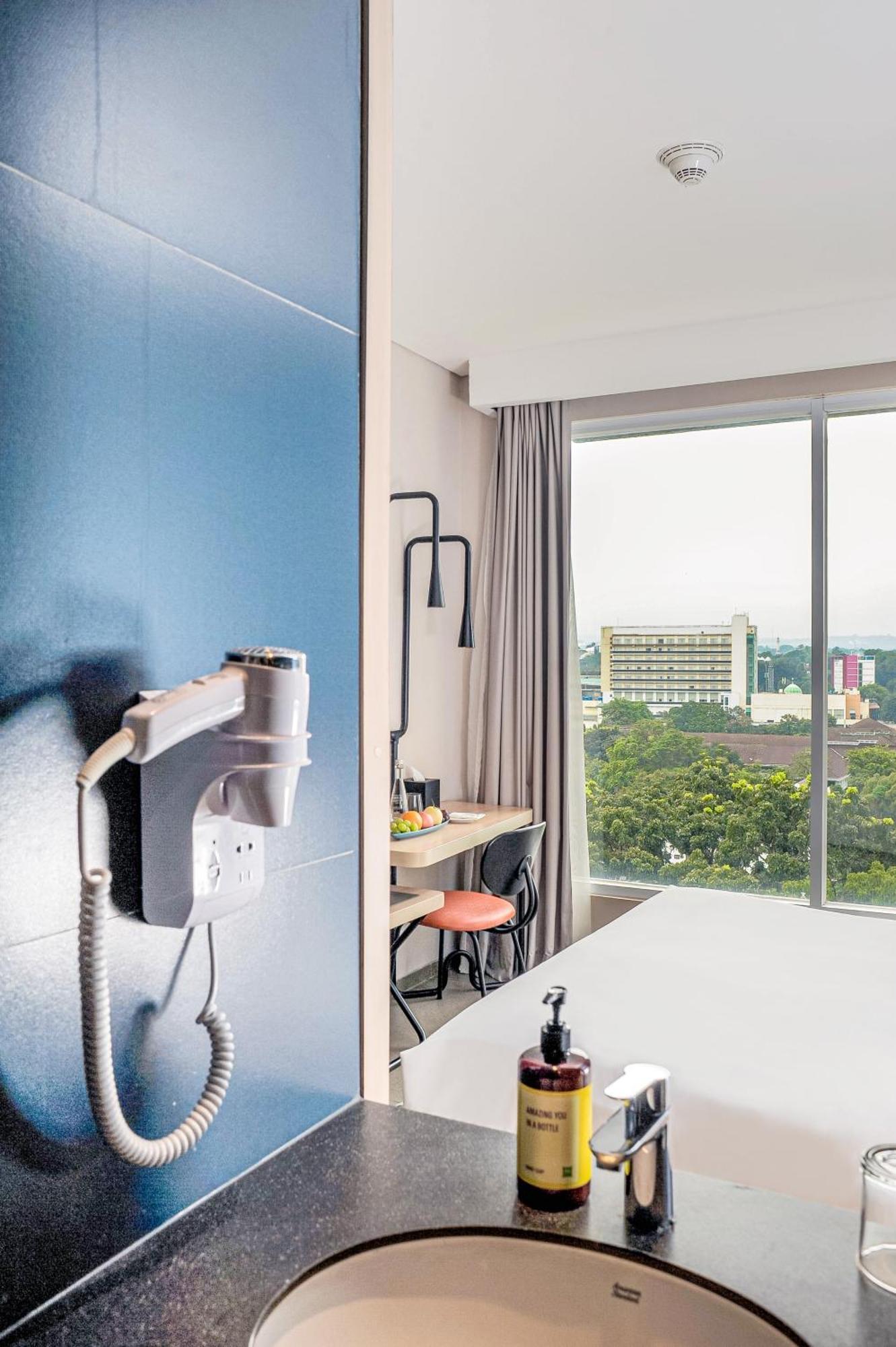 Ibis Styles Bogor Pajajaran Hotel Екстериор снимка